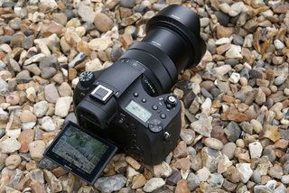 Ulasan Sony RX10 III: Kamera untuk semua musim