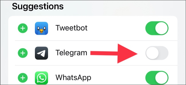اضغط على المفتاح الأخضر لإزالة Telegram من ورقة مشاركة iPhone