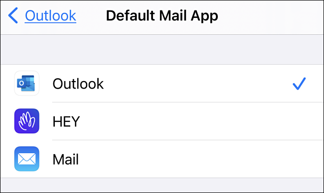 בהגדרות ברירת המחדל של אפליקציית דואר באייפון, הקש על אפליקציית הדוא