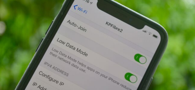 كيفية تمكين وضع البيانات المنخفضة على جهاز iPhone الخاص بك