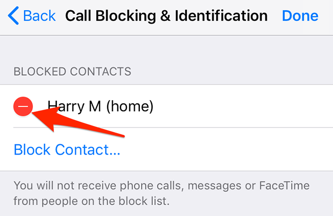 Bakstelėkite minuso ženklą šalia užblokuoto kontakto „iPhone“.