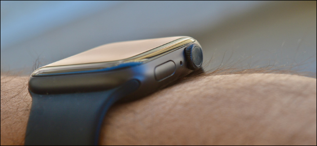 Какво прави страничният бутон на Apple Watch?