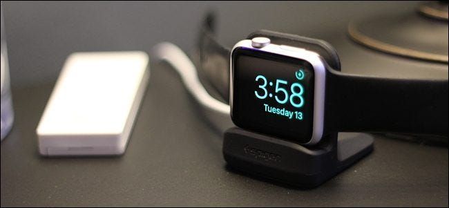 Ako funguje režim nočného stolíka na hodinkách Apple Watch
