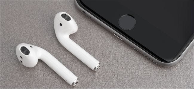 Apple के AirPods के साथ लाइव सुनें का उपयोग कैसे करें