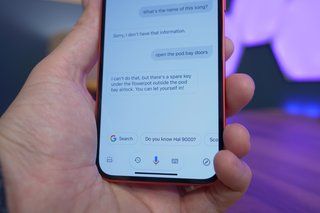 Google Assistente no iPhone: o que ele pode fazer que o Siri não pode?