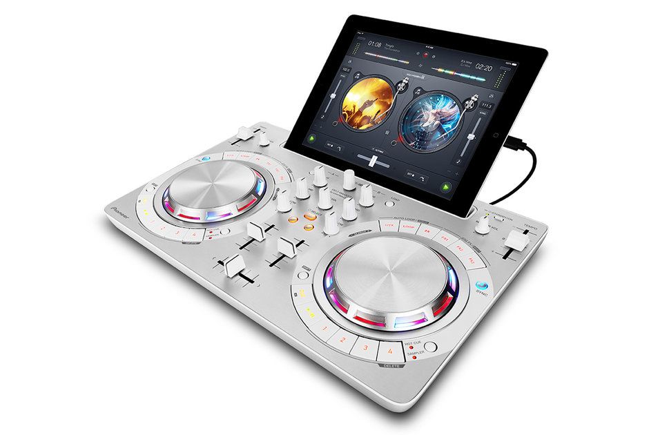 Le DJing peut-il être plus simple ? Pioneer DDJ-WeGO3 se connecte à votre iPad ou iPhone et mixe depuis Spotify