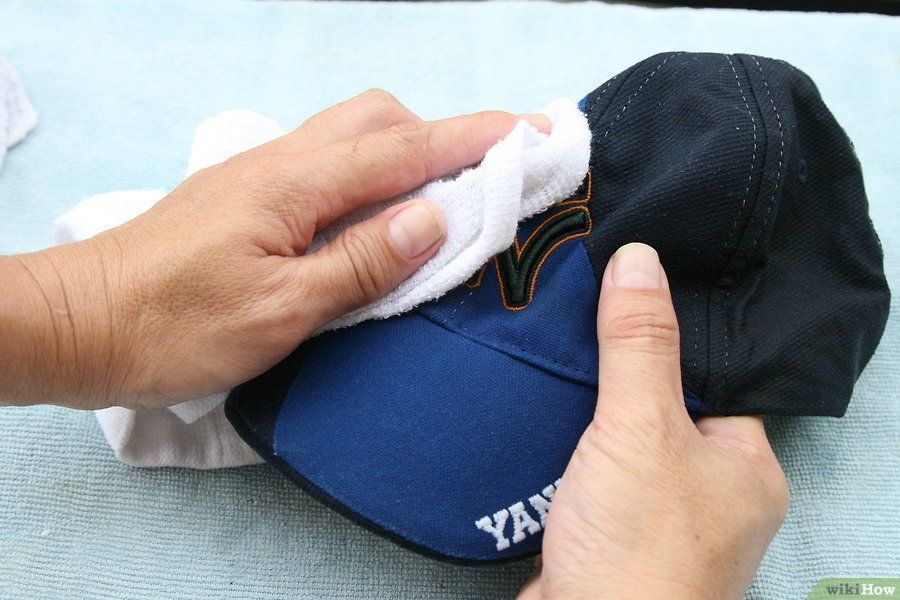 netejar la gorra de beisbol
