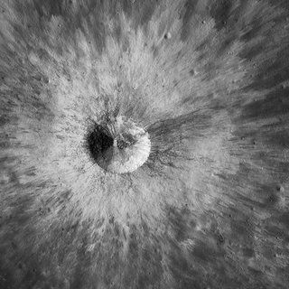 Невероятни изображения на нашата Луна във всички форми и размери изображение 6