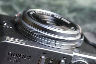 Fujifilm X70 apskats: platleņķa brīnums