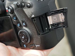 Canon EOS 6D Mark 2 image 12