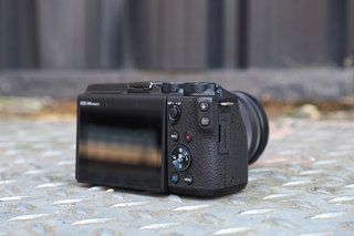 Obrázek recenze Canon EOS M6 Mark II 5