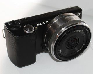 изображение на хибридна камера на sony alpha nex 5 1
