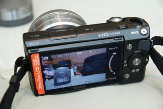 obrázek hybridního fotoaparátu sony alpha nex 5