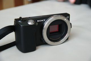hybridní fotoaparát sony alpha nex 5