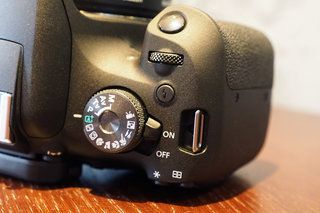 Kontrolní obrázek Canon EOS 2000D 8
