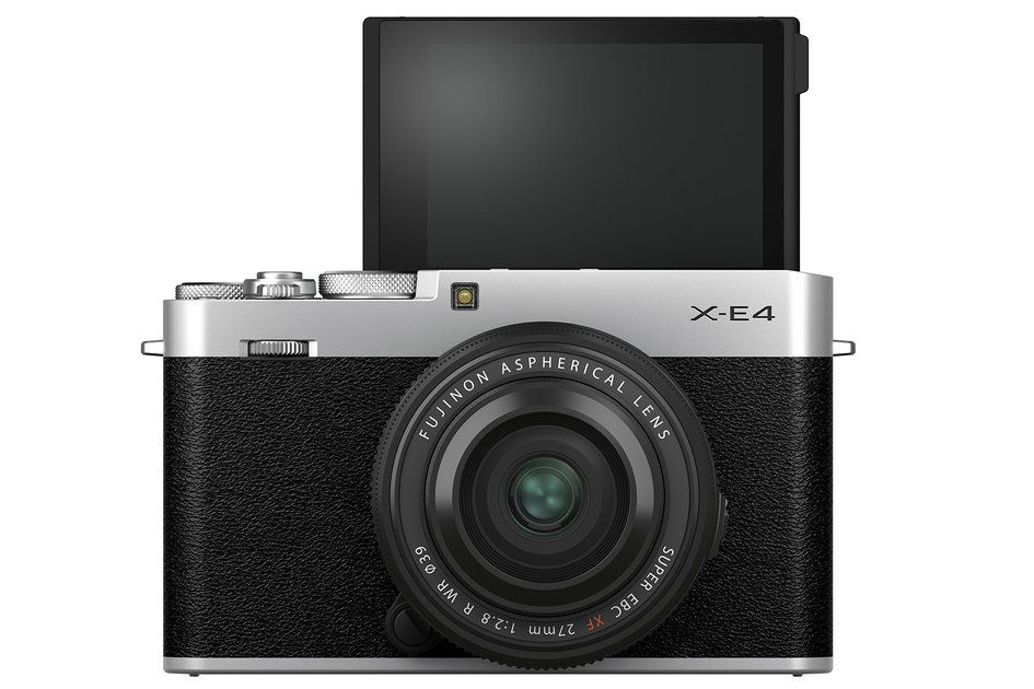 Máy ảnh không gương lật Fujifilm X-E4 bổ sung màn hình lật về phía trước cho thế hệ selfie