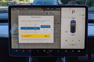 Tesla In-Car-Technologie im Test: Infotainment, Funktionen, Software-Update v10 und mehr