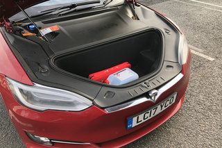 Tesla Model S 100D преглед на интериорното изображение 10