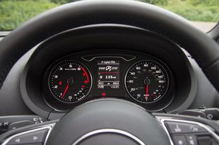 „Audi mmi“ tyrinėja „Audi“ automobilių pramogų ir technologijų galimybes 14