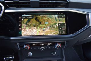 Audi Q3 2019 преглед на интериорното изображение 3