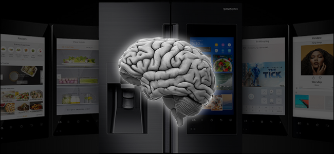 Ein Gehirn schwebt vor einem smarten Kühlschrank