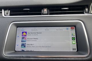 Naskenovaná fotografia Apple CarPlay 9