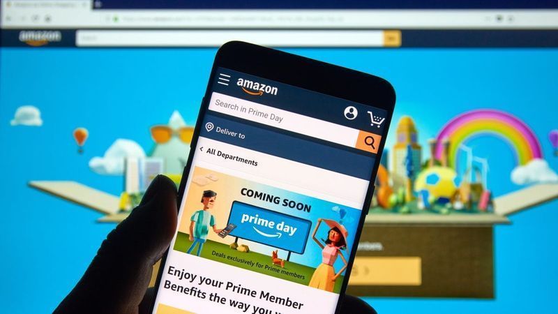 „Amazon Prime“ reklama rodoma išmaniajame telefone.