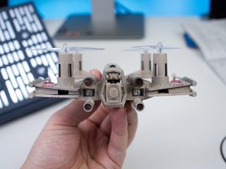 pohon x krídlo bitky drone obrázok 4
