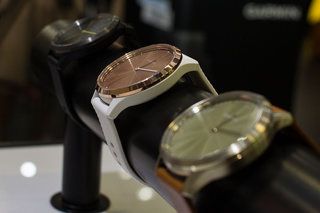 Ukážka Garmin Vivomove HR: hybridné inteligentné hodinky so skrytým dotykovým displejom a monitorovaním srdcového tepu