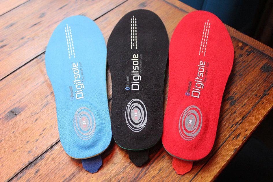 Digitsole загрява краката ви, проследява стъпките и се свързва с мобилния ви телефон, прави обувките ви умни
