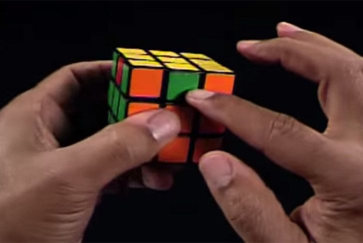 Comment résoudre le Rubik's Cube : le guide vidéo officiel révèle tout