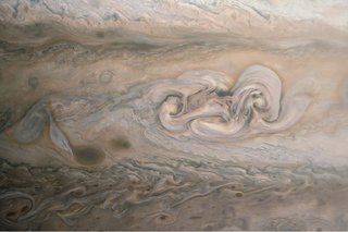 NASA erdvėlaivis „Juno“ užfiksavo tikrai įspūdingus Jupiterio vaizdus ir dar daugiau 6 nuotraukos