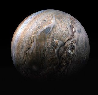 NASA erdvėlaivis „Juno“ užfiksavo tikrai įspūdingus Jupiterio vaizdus ir daugiau 10 nuotraukų