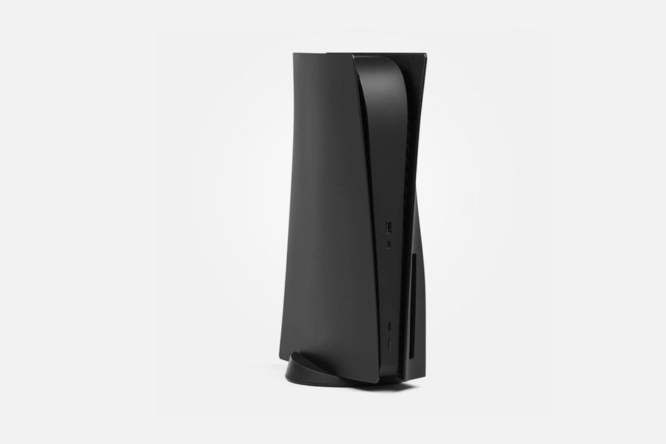 La nova placa frontal de PS5 negre mat de Dbrand llança el guant cap a Sony