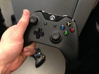 Xbox One : un premier aperçu de la nouvelle console, Kinect et manette
