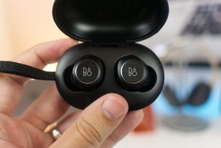 Beoplay E8 Hardware-Image 1