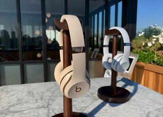 La colección Beats Skyline agrega lujo a la gama de auriculares inalámbricos Studio3