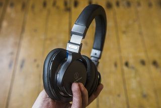 Az Audio-Technica ATH-MSR7 fejhallgató felülvizsgálata: A semleges fülek feletti ára kedvező