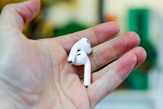 Apple Airpods 2 Review buds image 1
