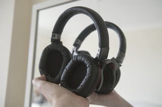 Audífonos supraaurales Sony MDR-1RNC con cancelación de ruido