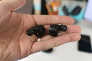 Revisión de los auriculares internos inalámbricos B&O Play Beoplay E8: estilo y sonido premium