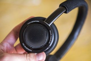 Análise do Philips Fidelio M2BT: Fones de ouvido Bluetooth pequenos oferecem grande som