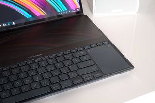 Asus ZenBook Pro Duo recenze UX581GV obrázek 8