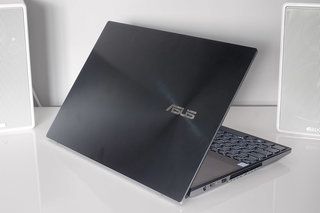 Asus ZenBook Pro Duo recenze UX581GV obrázek 2