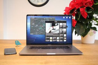 16 -palcový obrázok MacBooku Pro 1