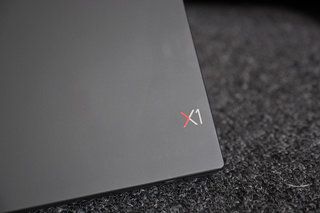 Imagem de revisão 16 do Lenovo ThinkPad X1 Carbon HDR
