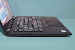 Lenovo ThinkPad X1 Yoga преглед изображение 6