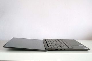 Análise do Lenovo Yoga S740 (14 polegadas): Pura perfeição do laptop