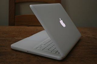 Ноутбук Apple MacBook (белый)