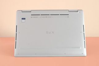 Dell XPS 13 pregledna fotografija 2 v 1 7